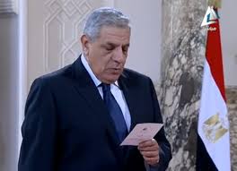 إبراهيم محلب أثناء أداء اليمين الدستورية - أرشيفية